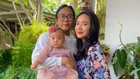 <p>13 tahun menanti, Dea Ananda dan Ariel Nidji akhirnya mendapatkan momongan dari program bayi tabung. Bayi yang diberi nama Sanne El Azhar ini lahir pada 16 Juni 2022. (Foto: Instagram: @dea_ananda)</p>