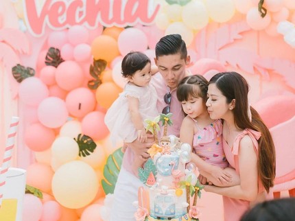 7 Potret Ultah Kelima Vechia Anak Franda dan Samuel Zylgwyn, Seru Ada Pesta Busa!
