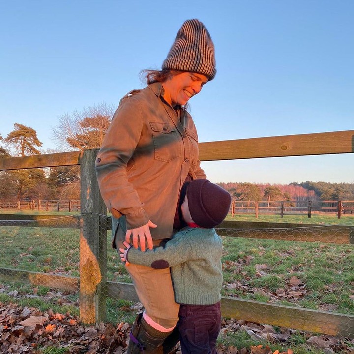 <p>Putri Eugenie tengah hamil anak kedua, Bunda. Anak perempuan Pangeran Andrew ini diperkirakan melahirkan anak keduanya pada musim panas tahun ini. (Foto: Instagram @princesseugenie)</p>