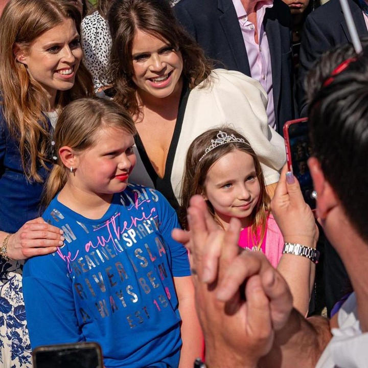 <p>Eugenie terlihat berbaur dengan masyarakat yang hadir di acara tersebut. Ia juga kerap bicara dengan masyarakat yang hadir di sana. (Foto: Instagram @princesseugenie)</p>