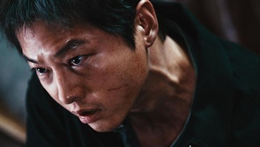 Penampilan Beda Song Joong Ki di Cuplikan Perdana Film 'Hopeless'