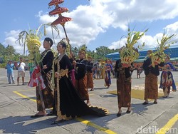 Melihat Tradisi Temu Manten Tebu Awali Musim Giling di Blitar