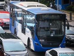Revitalisasi Rampung, Halte TransJakarta Pasar Rumput Kembali Beroperasi