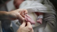 Normalkah Badan Bayi Biru saat Lahir? Simak Penanganan yang Tepat