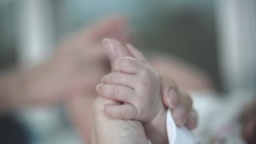 CPD SEBABKAN BUNDA TAK BISA MELAHIRKAN NORMAL HINGGA BAYI MASUK NICU