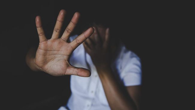 Pembebasan para sandera ini diiringi oleh sambutan dan air mata anggota keluarga. Di tengah kebahagiaan, korban sandera bisa merasakan trauma yang mendalam.