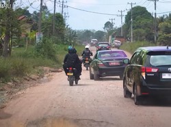 Usai Lampung Giliran Jambi, Lagi-lagi Jalan Rusak Dijajal Jokowi