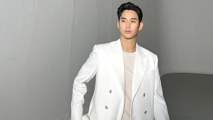 Kerap Tampil Glowing dan Awet Muda, Ini Rutinitas Skincare Aktor Kim Soo Hyun yang Mudah Ditiru