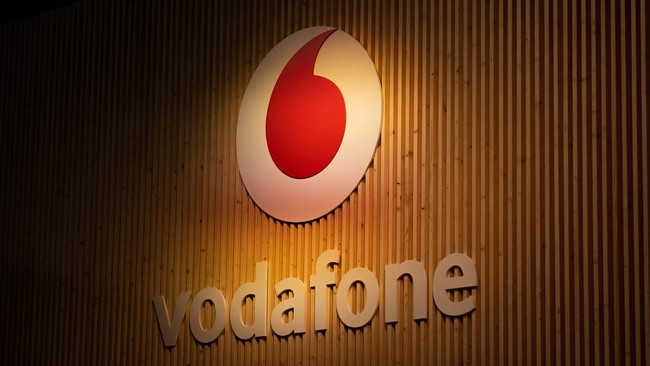Vodafone bakal melakukan pemutusan hubungan kerja (PHK) kepada 11 ribu karyawannya demi bisa kembali bersaing di kancah global.