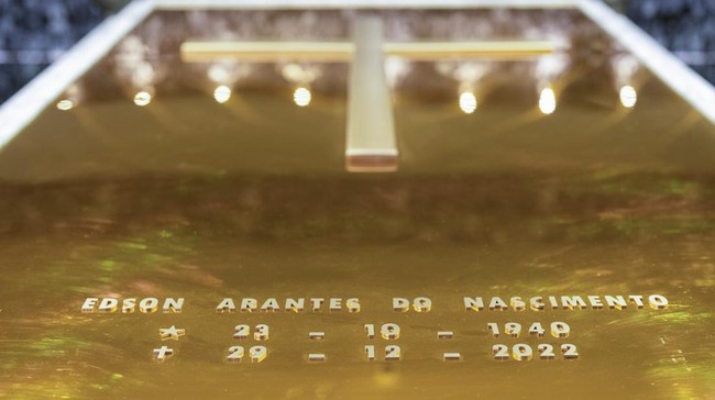 FOTO: Makam Pele Berlapis Emas di Brasil Dibuka untuk Umum