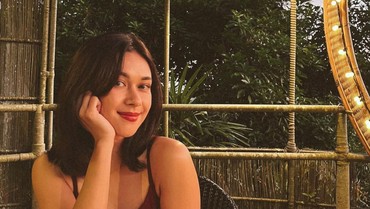 Minta Diajak Andrew White Liburan, Foto Paspor Nana Mirdad Curi Perhatian