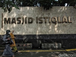 7 Fakta Getok Tarif Parkir di Istiqlal Berujung 2 Jukir Tersangka