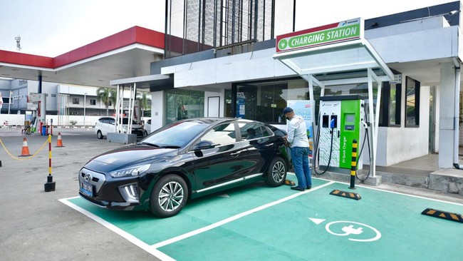 Pertamina berkomitmen untuk mewujudkan upaya Pemerintah dalam mencapai Net Zero Emission pada 2060 sembari juga tetap menjamin ketersediaan energi nasional.