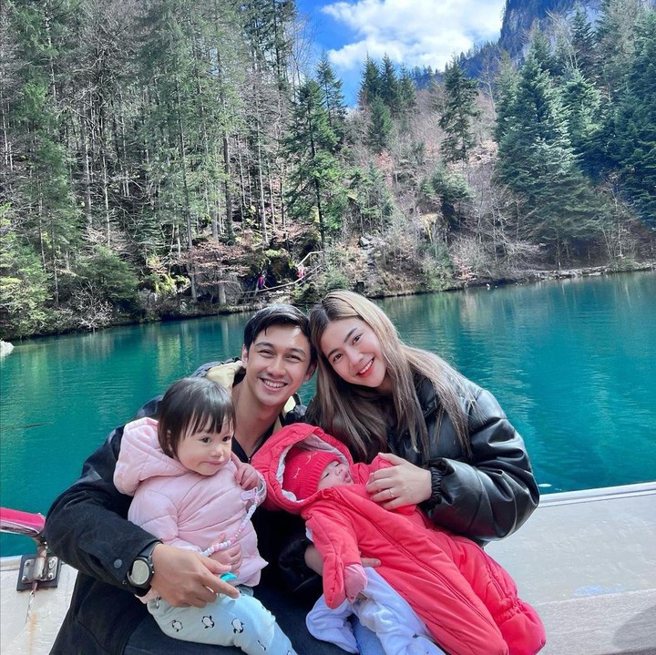 <p>Graziella Bible Emmanuela, anak Felicya Angelista dan Hito Caesar, belum genap berusia 2 tahun ketika sang adik, Zefanya Graneth Emmanuela, dilahirkan, Bunda. Bible lahir pada 9 November 2021 sedangkan Zefa lahir pada 20 Desember 2022. (Foto: Instagram: @felicyangelista_)</p>
