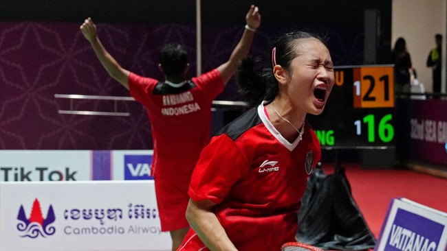 Ganda campuran Indonesia Rehan Naufal Kusharjanto/Lisa Ayu Kusumawati merebut medali emas SEA Games 2023 setelah mengalahkan ganda Malaysia.