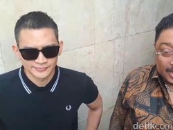 Pengacara Sebut Rezky Aditya Video Call dengan WN Rusia, Tak Sadar Direkam
