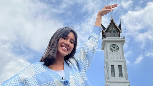 Shenina Cinnamon melakoni sejumlah latihan khusus demi memerankan Si Mar dalam film Onde Mande!, yaitu latihan dayung sampan.