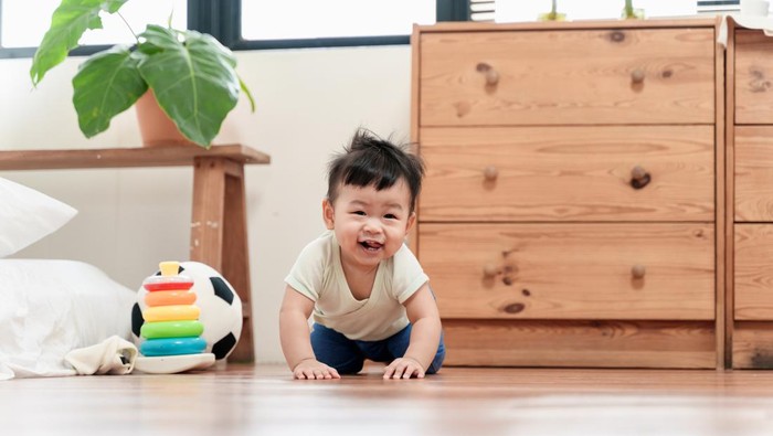 Tahapan Perkembangan Bayi 7-12 Bulan, Bunda Perlu Tahu Nih!