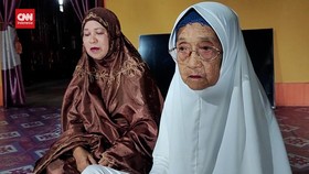 VIDEO: Dilema Anak Batal Dampingi Ibunya Naik Haji Karena Aturan Baru