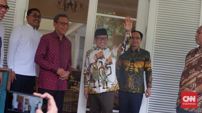 Cak Imin mengatakan Boediono susah diajak berdiskusi soal politik, namun terbuka kala membicarakan soal tantangan ekonomi global.