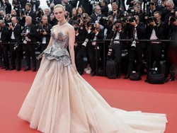 Elle Fanning Cerita Kerasnya Hollywood