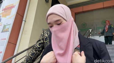 img-title Inara Rusli Bongkar Aib Virgoun, Puasa Sering Bolong hingga Sok Jadi Sugar Daddy