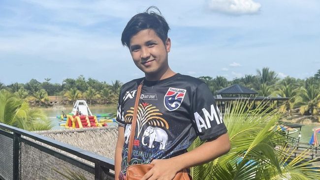 Penyanyi dangdut Jirayut curhat dirinya menjadi sasaran netizen Indonesia saat laga Indonesia vs Thailand diwarnai keributan.