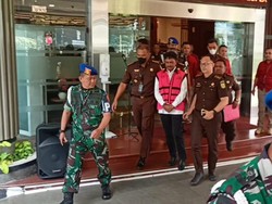 Jejak Korupsi BTS Kominfo Rp 8 Triliun hingga Johnny Plate Jadi Tersangka