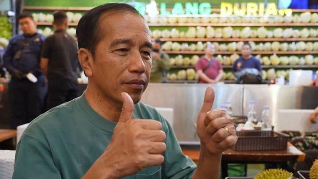 “Jokowi Celebrates U-23 Indonesian National Team Victory at SEA Games 2023 with Durian Feast”