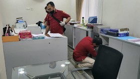 4 Jam Geledah Rumah Dinas Plate, Kejagung Bawa 4 Boks Kontainer