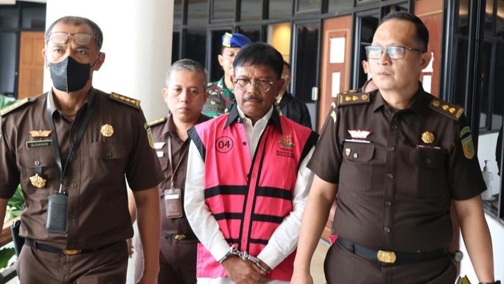 Kejaksaan Agung (Kejagung) telah menetapkan Menteri Komunikasi dan Informatika (Menkominfo) Johnny G Plate sebagai tersangka kasus dugaan korupsi proyek pembangunan menara BTS (Base Transceiver Station). Kini, Johnny G Plate ditahan. (Dok. Kejaksaan Agung)