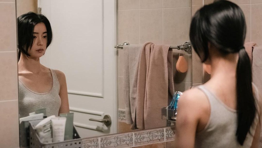 Lim Ji Yeon dalam drama 'Lies Hidden in My Garden'.