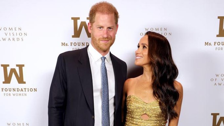 Meghan Markle NEW YORK, NEW YORK - MAY 16: (L-R) Prince Harry, Duke of Sussex, Doria Ragland and Meghan Markle, Duchess of Sussex, are seen arriving to the