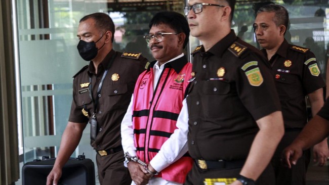 MA Tolak Peninjauan Kembali Mantan Menkominfo Johnny Plate Mahkamah Agung menolak peninjauan kembali atau PK mantan Menkominfo Johnny Plate dalam kasus korupsi BTS 4G.