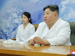 Korut Lagi Krisis, Gaji Kim Jong Un Jadi Sorotan