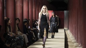 FOTO: Gyeongbokgung Korea Jadi Lokasi Show Gucci 2024