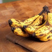 Bolehkah Pisang yang Sudah Mulai Menghitam Dikonsumsi? Ini Jawabannya!