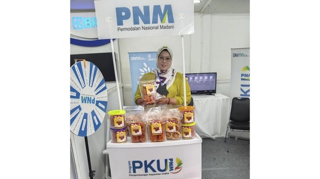 Komitmen PNM itu diakui oleh Ratna, nasabah asal Jakarta yang tak hanya berjuang demi keluarga, tetapi juga bagi penyandang disabilitas setempat.