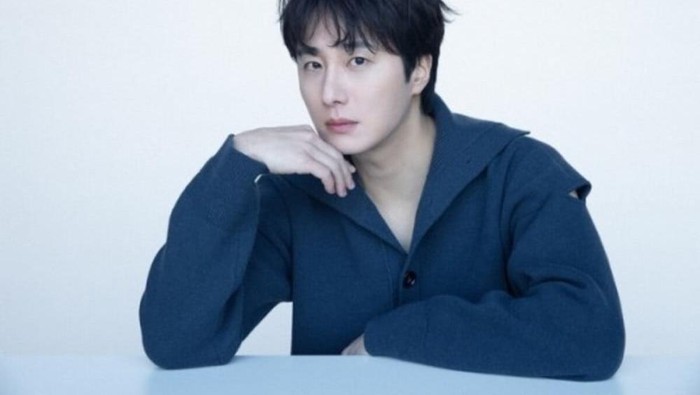 Tetap Memesona di Tahun ke-17 Berkarier, Jung Il Woo Rilis Foto Profil Terbaru