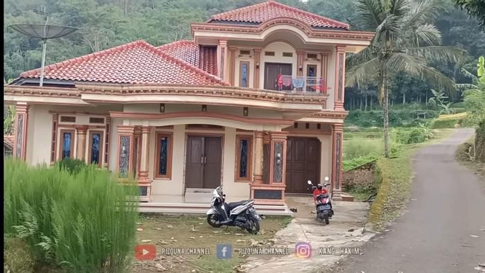 Viral! Ini Potret Rumah Mewah di Pinggir Sawah yang Ternyata Milik Penjual Batagor