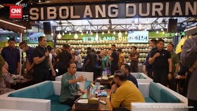 VIDEO: Timnas U-22 Raih Emas, Jokowi Traktir Menteri Makan Durian