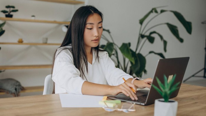 Cancer Mudah Beradaptasi untuk Bekerja di Mana Saja/ Foto: freepik.com/senivpetro