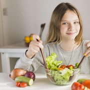Mengenal Diet Nordik, Pola Makan Sehat Ala Orang Skandinavia yang Nggak Cuma Bikin Langsing Tapi Terhindar Penyakit