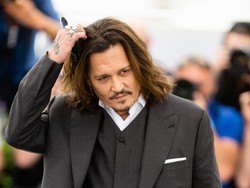 Alami Cedera Kaki, Johnny Depp Batalkan Jadwal Manggung