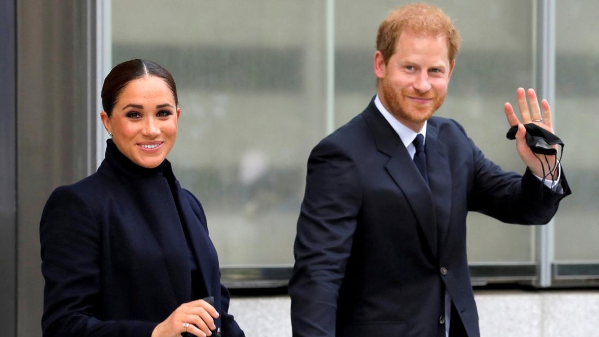 Harry dan Meghan Markle Tiba di Inggris Naik Jet Sewaan Rp2,1 M