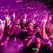 5 Fakta Xylobands, Gelang 'Magis' yang Dipakai Penonton saat Konser Coldplay