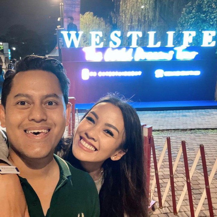 <p>Melanie dan Aldico juga kerap mengungkapkan rasa cinta dengan kalimat yang romantis di media sosial Instagram. Tak hanya itu, keduanya juga kerap berbalas pesan di kolom komentar. (Foto: Instagram: @melanieputria/@aldicosapardan)</p>