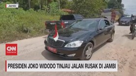 VIDEO: Presiden Joko Widodo Tinjau Jalan Rusak di Jambi