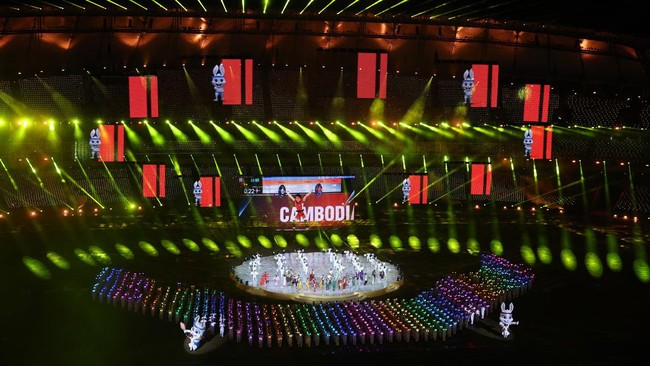 Sebuah lagu dalam upacara penutupan SEA Games 2023 terdengar mirip dengan lagu berjudul Meraih Bintang yang merupakan lagu resmi Asian Games 2018.