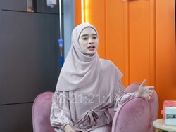 Hapus Make Up Saat Live TikTok, Wajah Inara Rusli Bikin Salfok